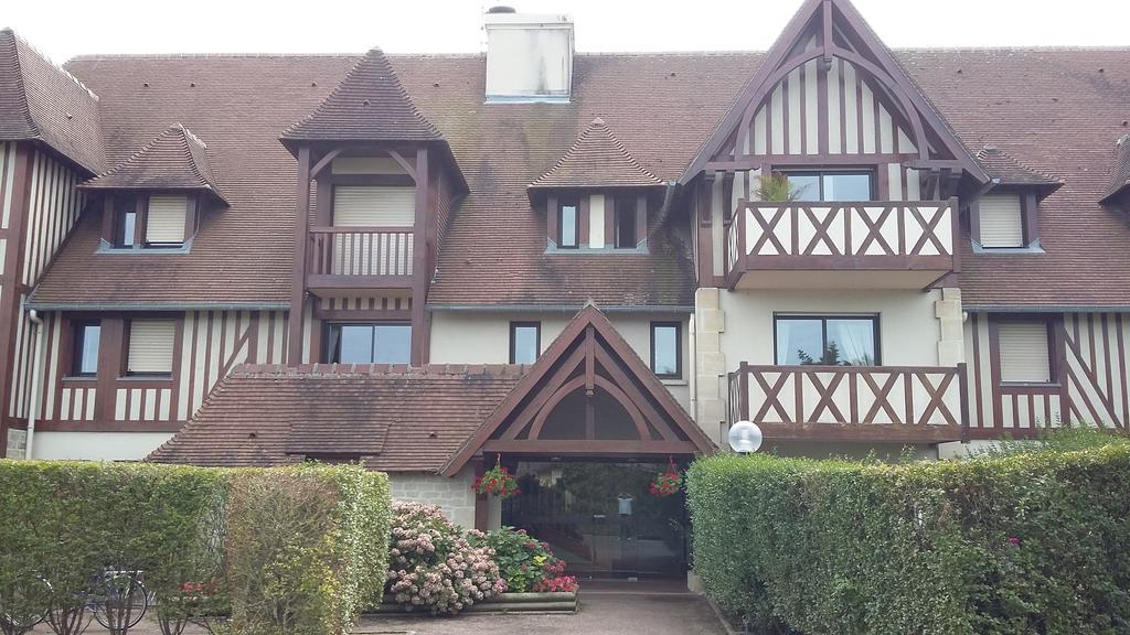 Les Manoirs Apartment Deauville Luaran gambar