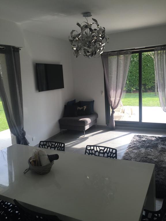 Les Manoirs Apartment Deauville Luaran gambar