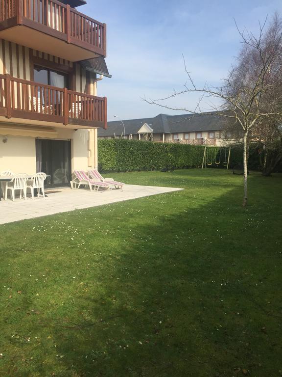Les Manoirs Apartment Deauville Luaran gambar